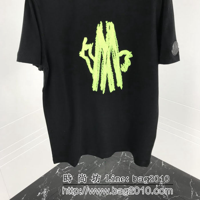 MONCLER蒙口 19ss早春新款 綠色毛巾布刺繡圖案 袖口最新笑臉貼章 黑色男款短袖 ydi2397